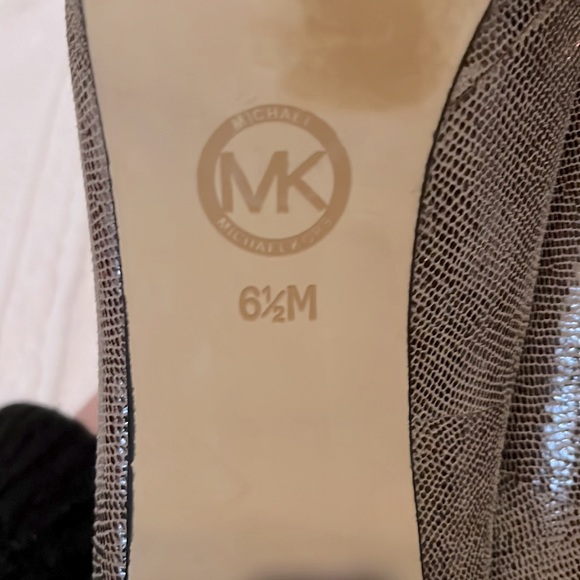 💙MICHAEL MICHAEL KORS 6.5M 4.5” metallic heel, 3/4”platform. beautiful rose gold - Picture 9 of 13